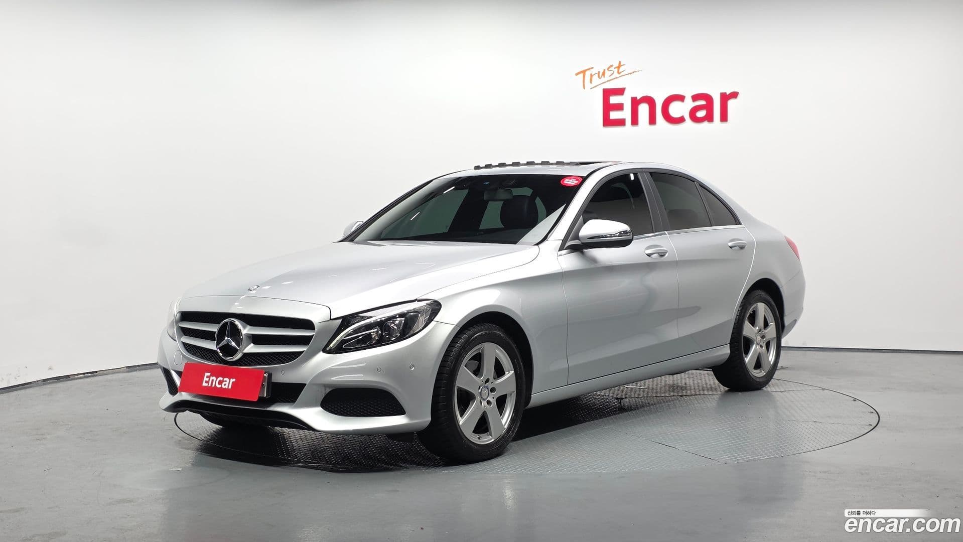 Main__Slider__Photo:C-Class Mercedes-Benz 2017.4-0
