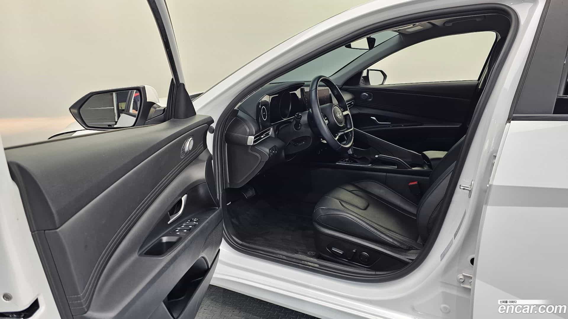 AVANTE Hyundai 2021.5-INNER-010