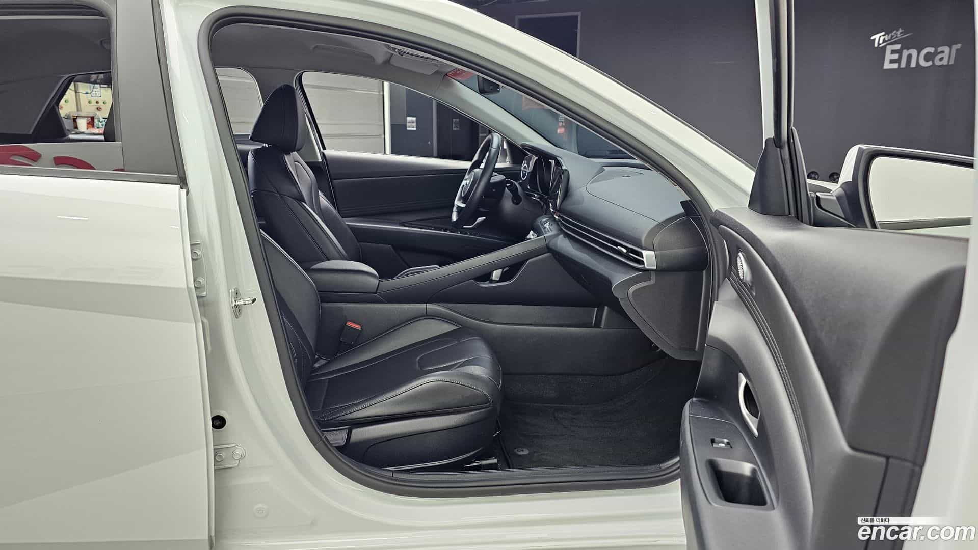 AVANTE Hyundai 2021.5-OPTION-015