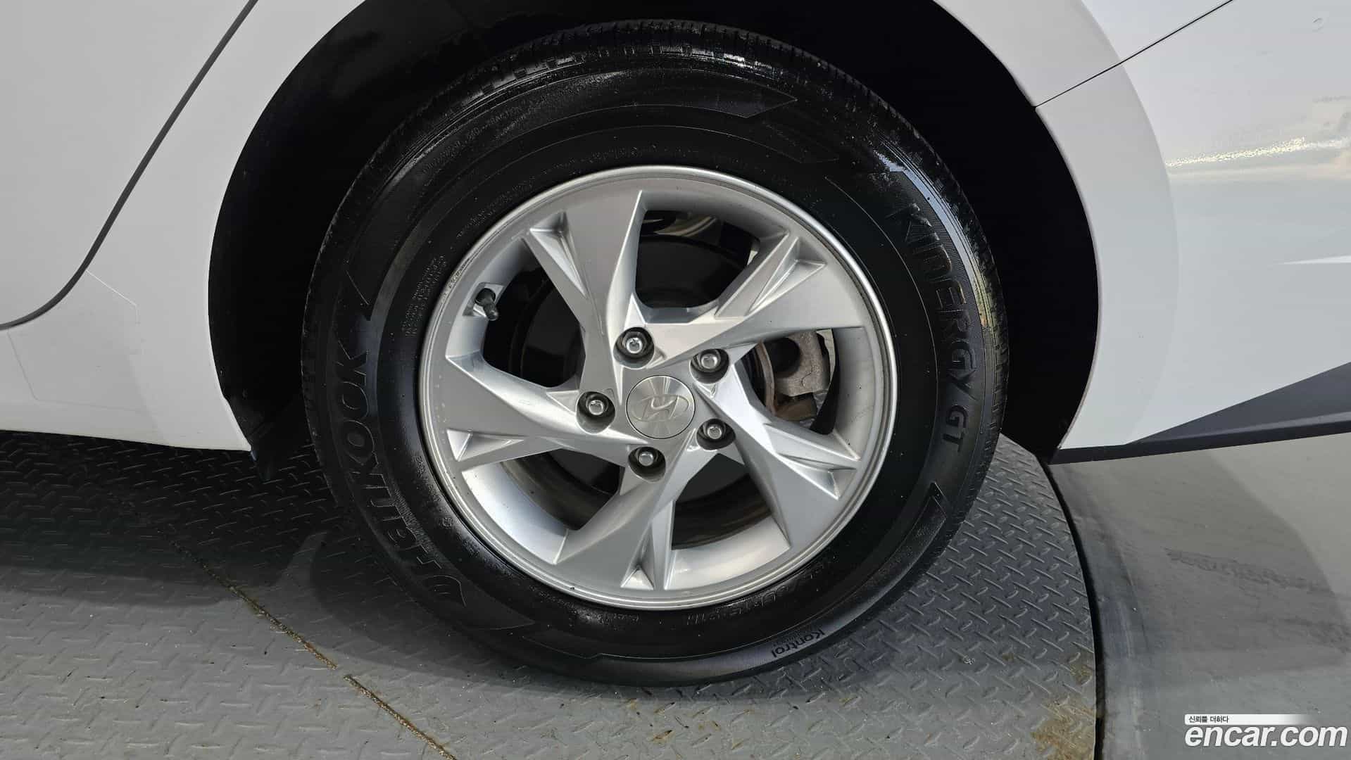 AVANTE Hyundai 2021.5-OUTER-031