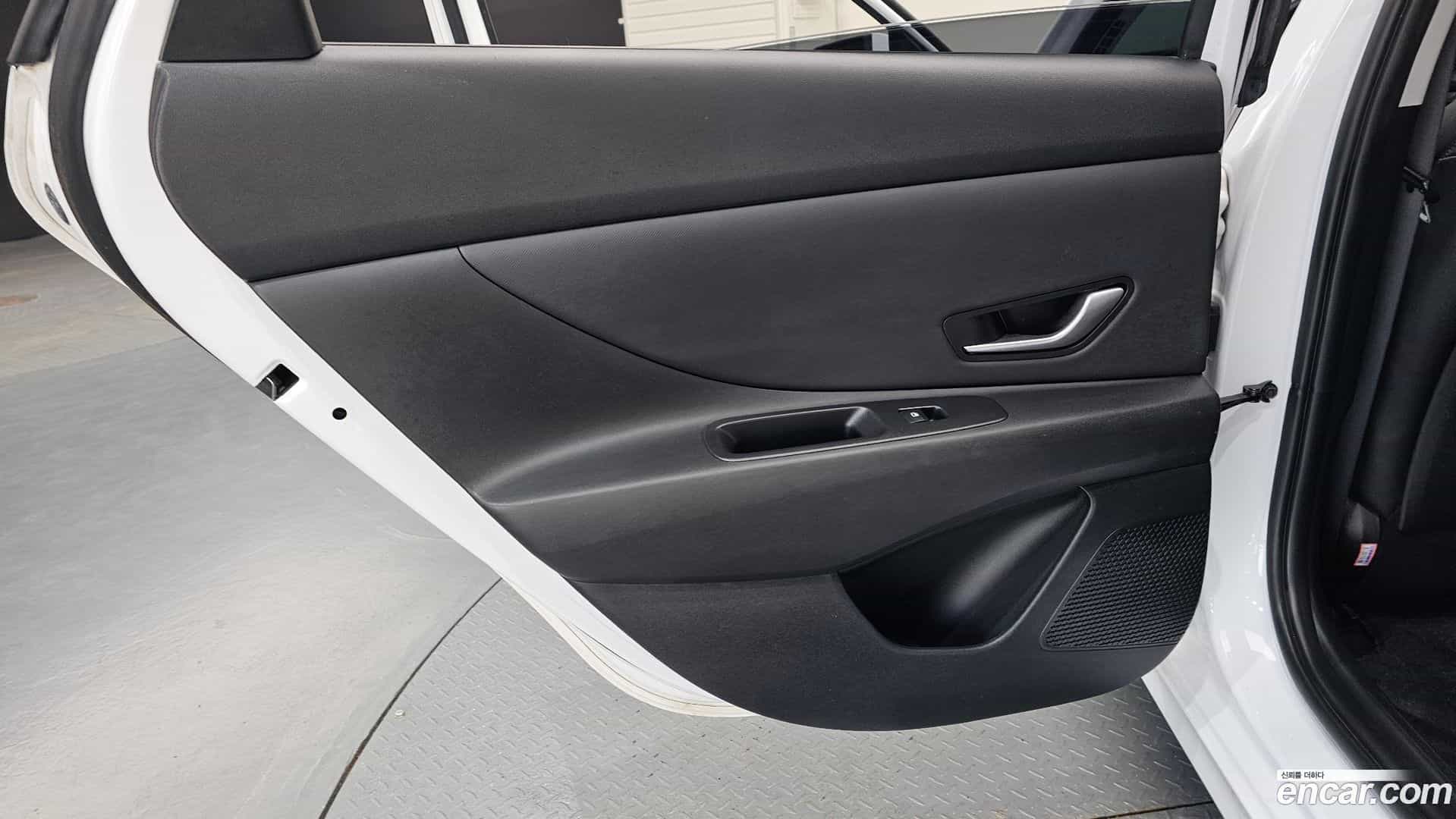 AVANTE Hyundai 2021.5-INNER-035