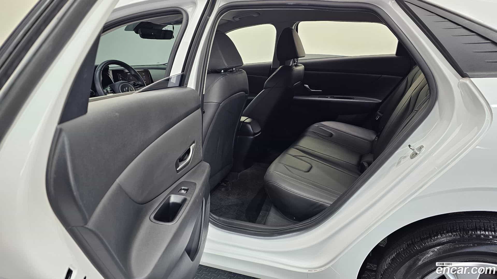 AVANTE Hyundai 2021.5-INNER-036
