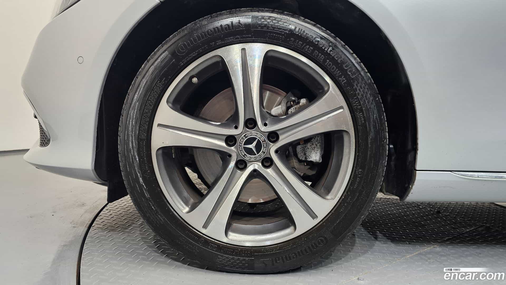 E-Class Mercedes-Benz 2019.6-OUTER-005