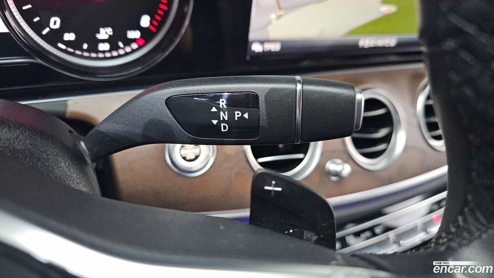 E-Class Mercedes-Benz 2019.6-INNER-009