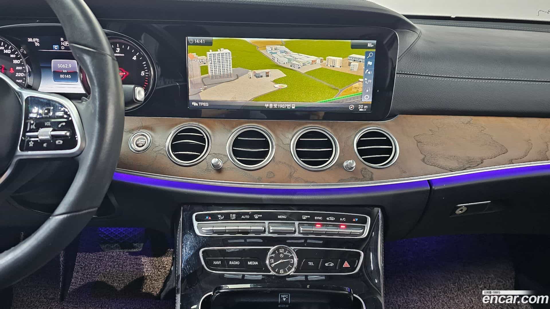 E-Class Mercedes-Benz 2019.6-OPTION-017