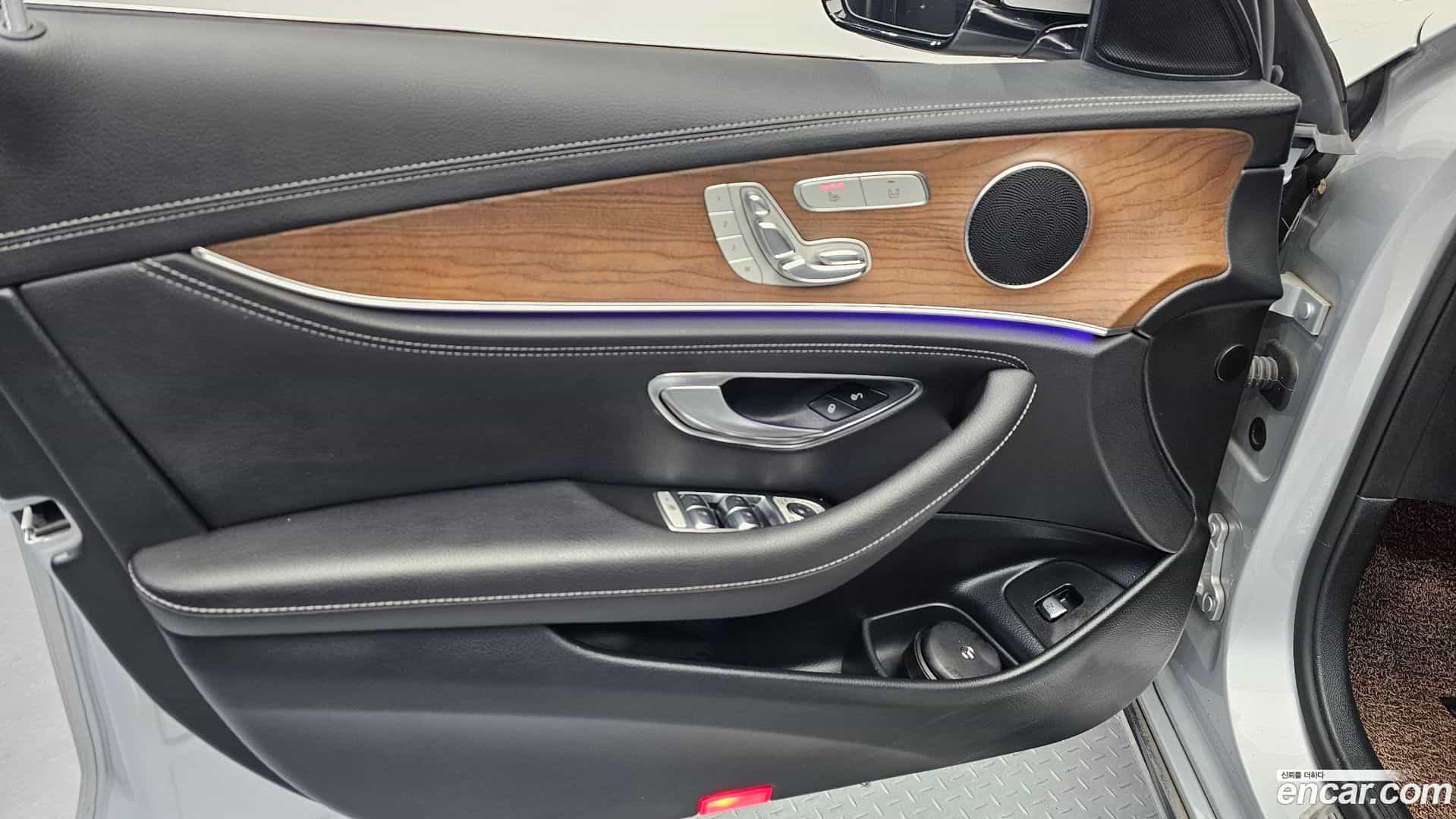 E-Class Mercedes-Benz 2019.6-INNER-034