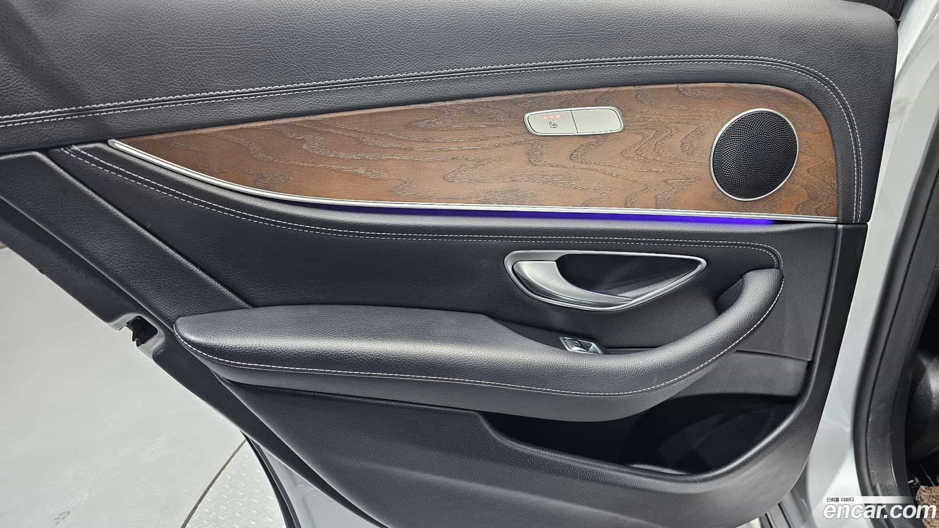 E-Class Mercedes-Benz 2019.6-INNER-035