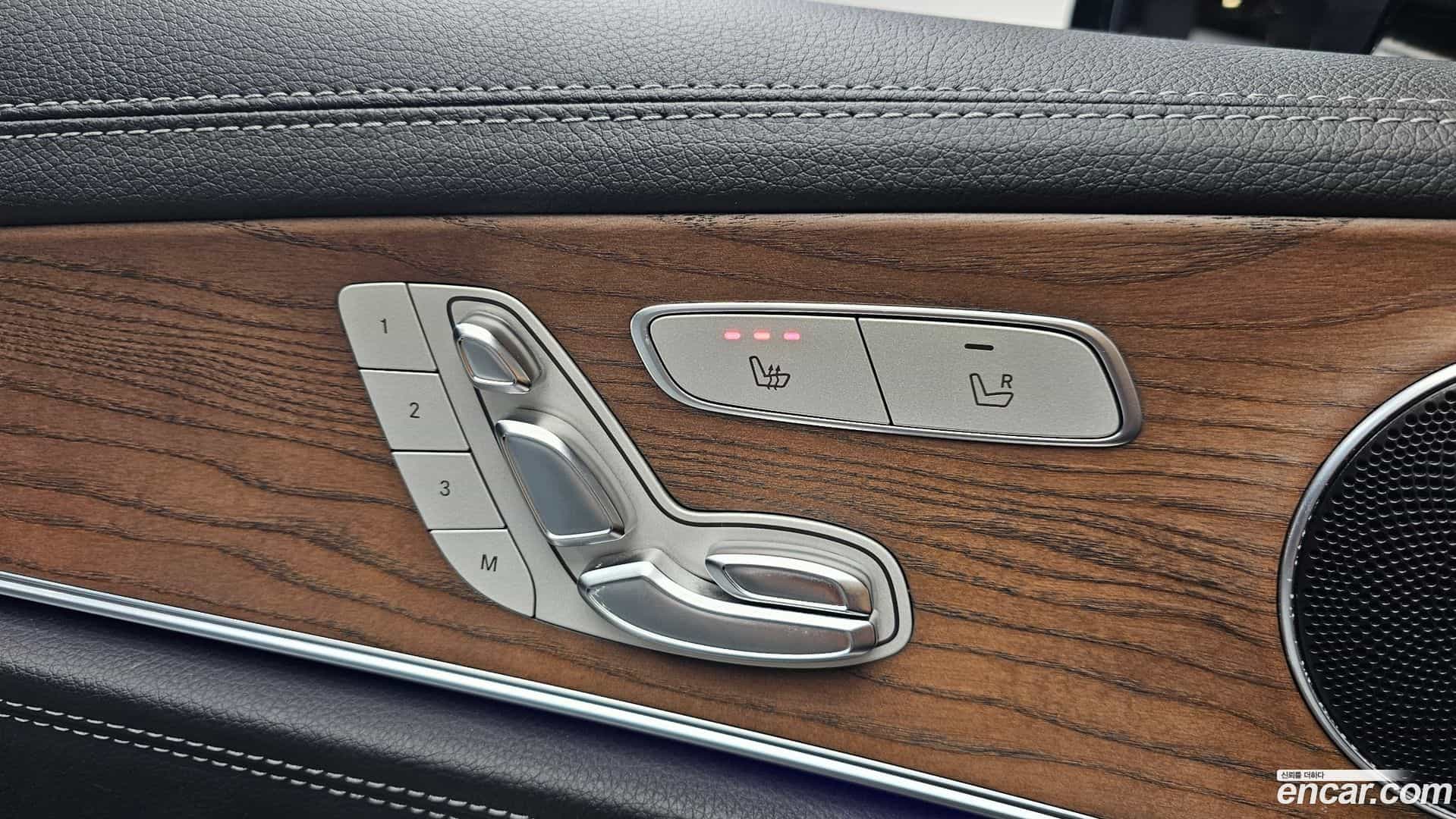 E-Class Mercedes-Benz 2019.6-OPTION-041