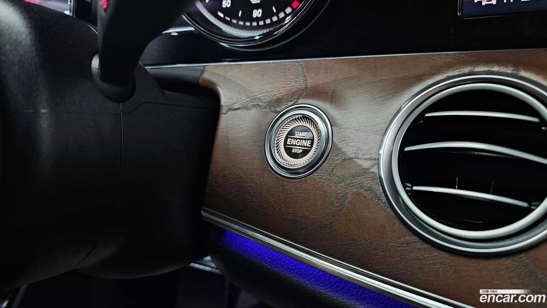 E-Class Mercedes-Benz 2019.6-OPTION-047