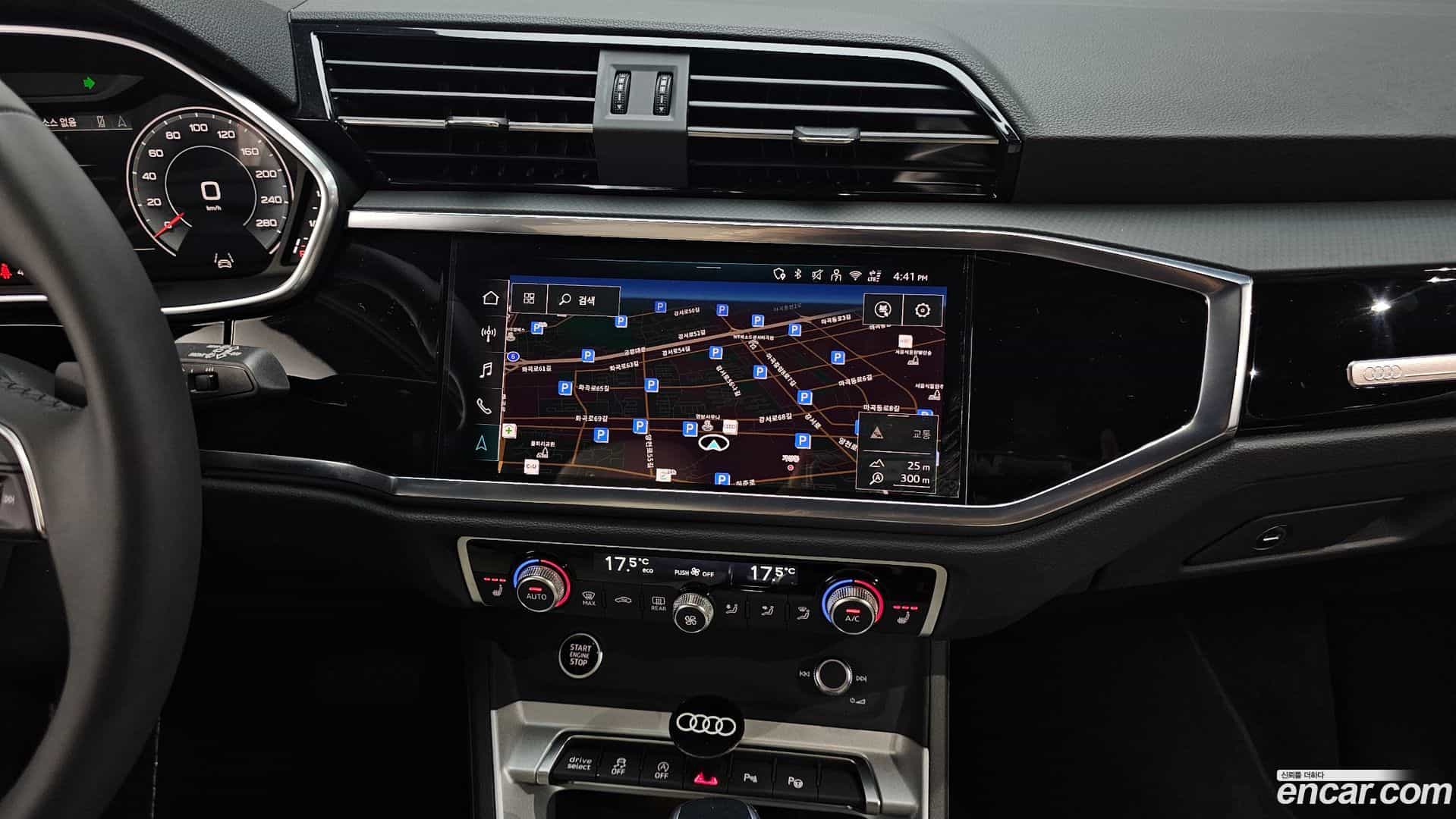 Q3 Audi 2025.10-OPTION-018