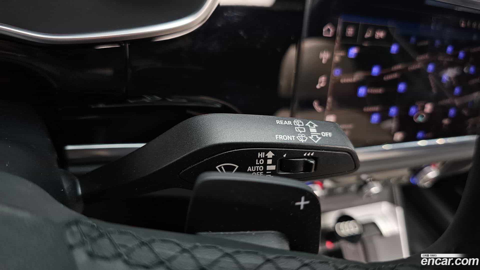 Q3 Audi 2025.10-OPTION-042