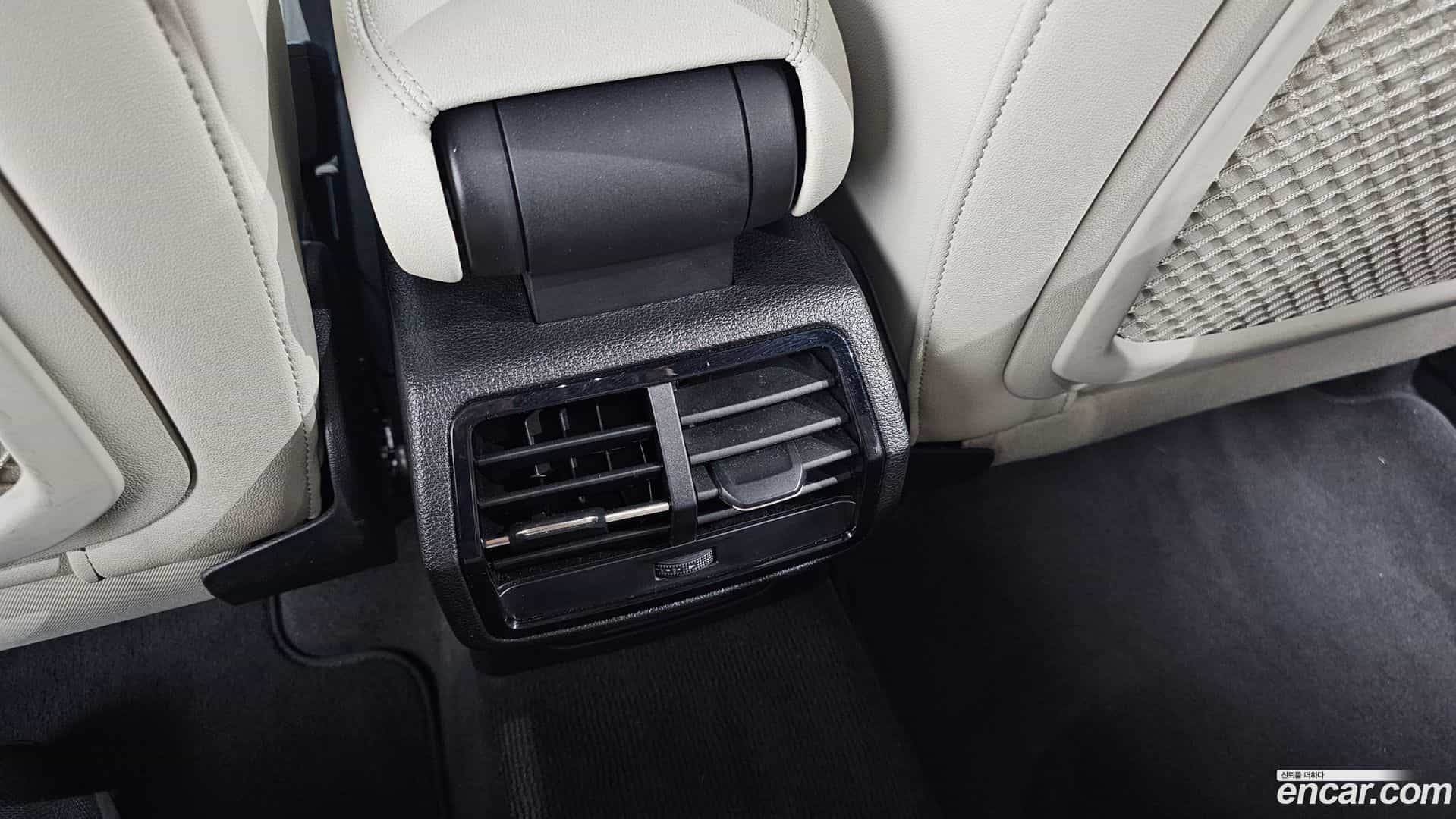 Q3 Audi 2025.10-OPTION-043