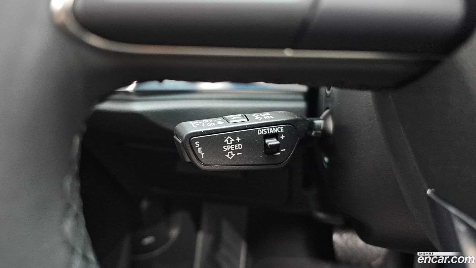Q3 Audi 2025.10-OPTION-044