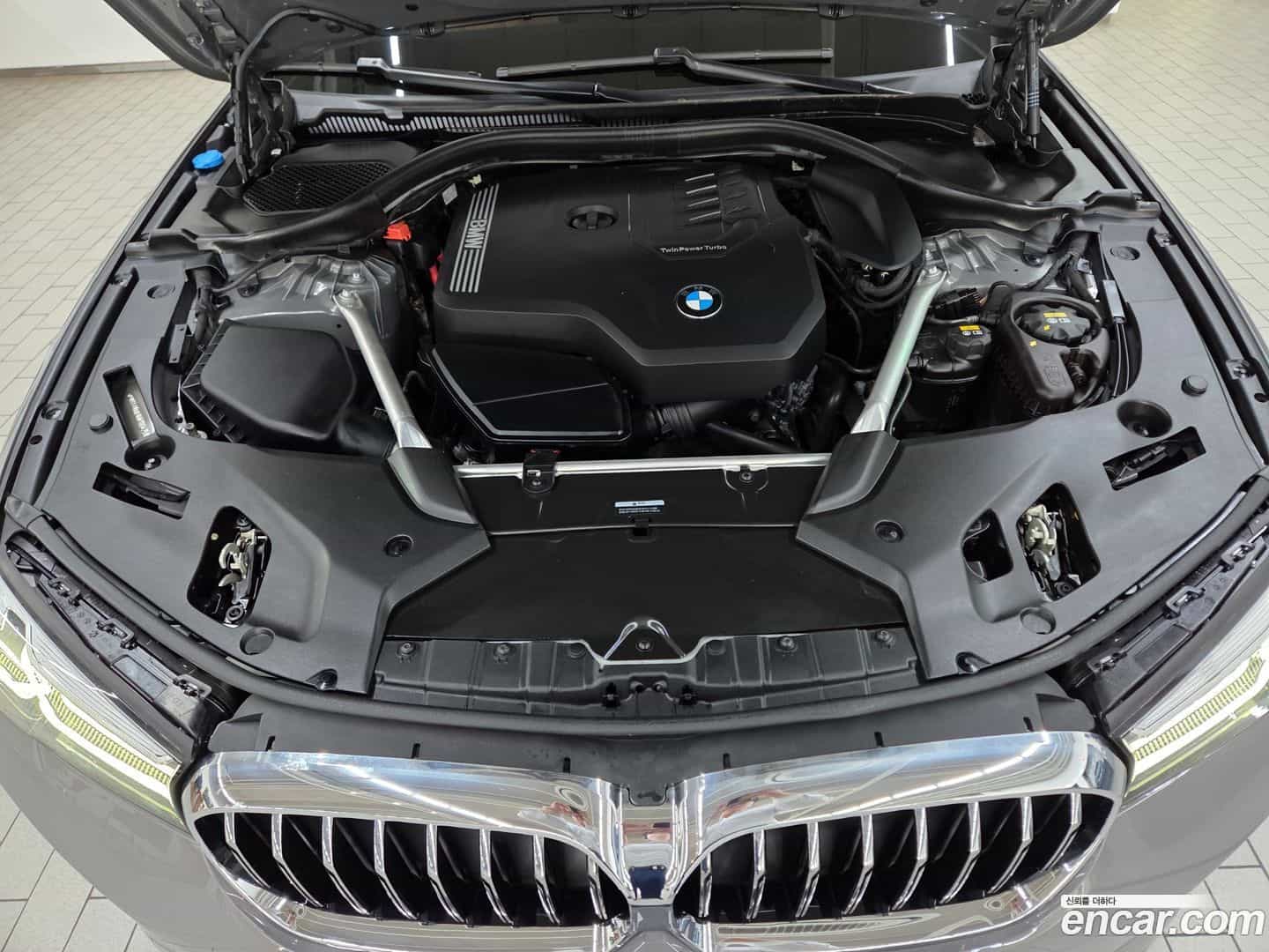 5-Series BMW 2022.2-INNER-008