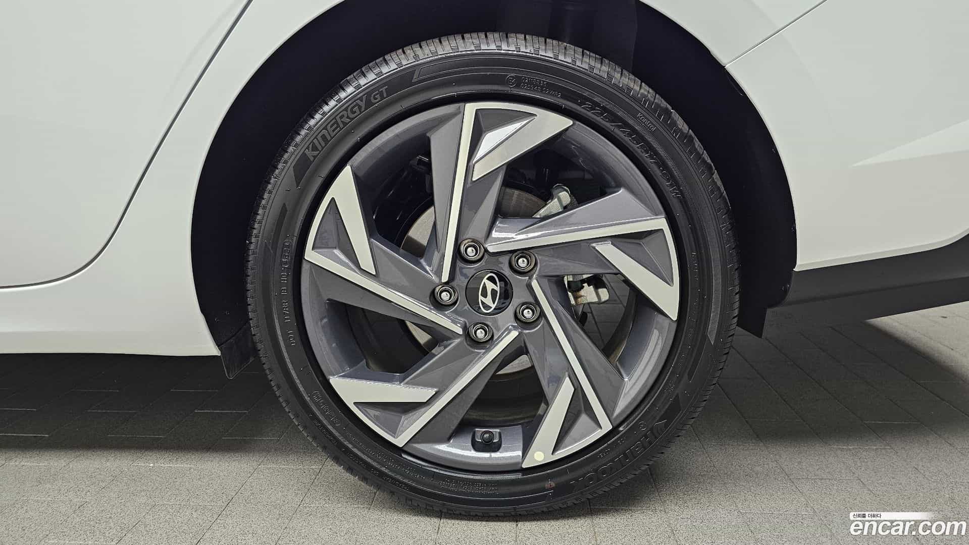 AVANTE Hyundai 2025.0-OUTER-031
