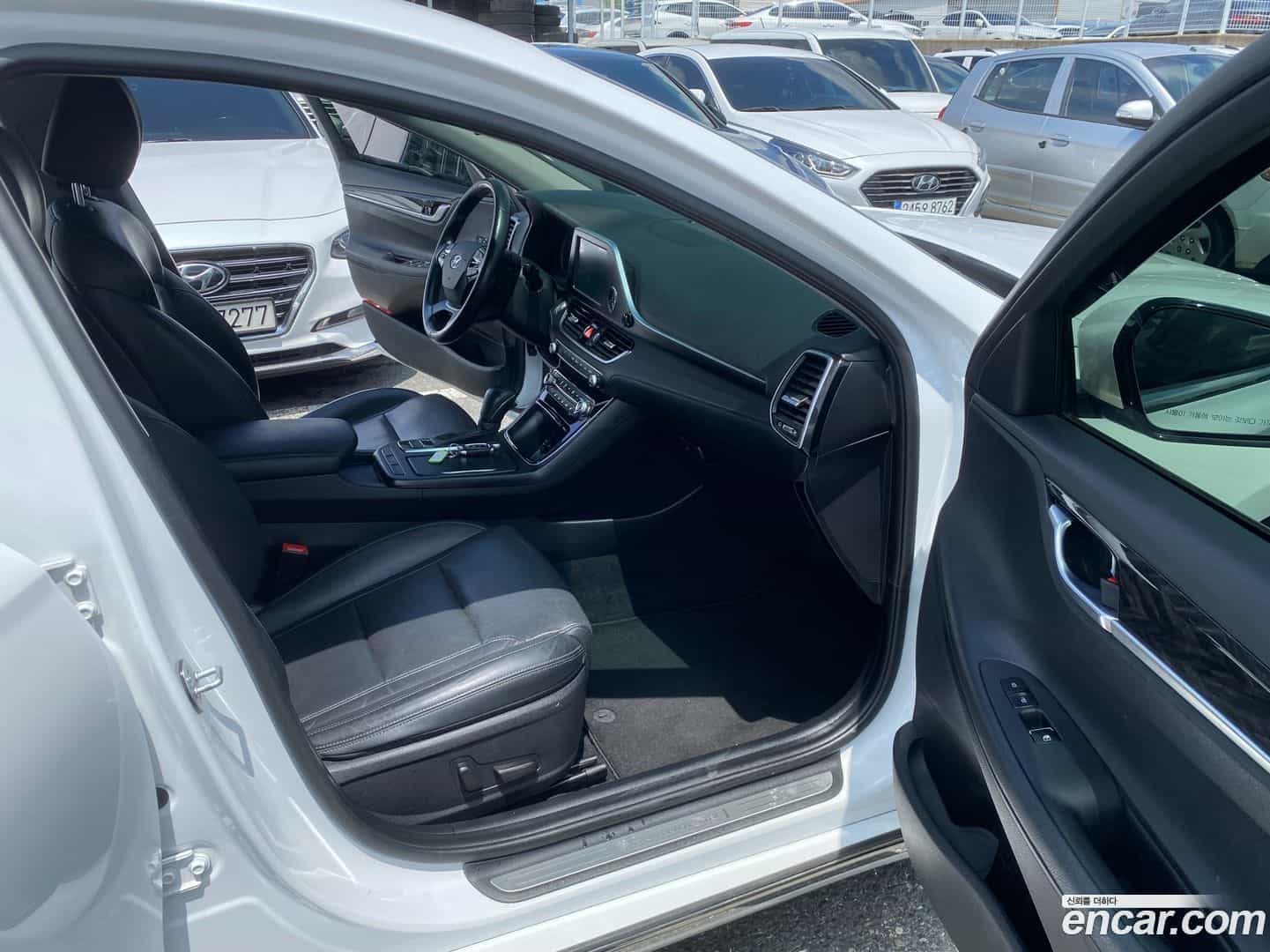 Grandeur Hyundai 2019.9-OPTION-021
