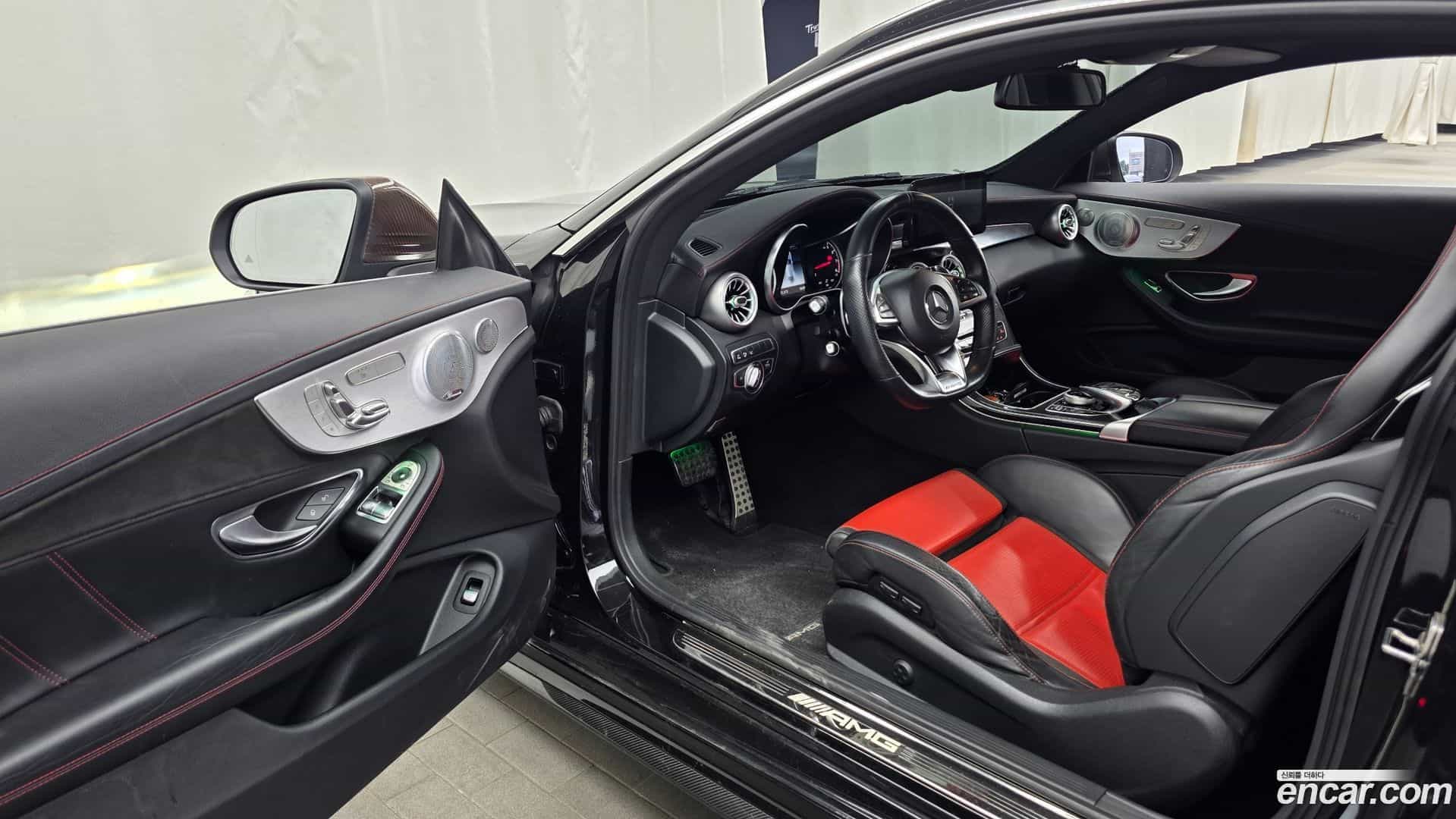 C-Class Mercedes-Benz 2018.2-INNER-010