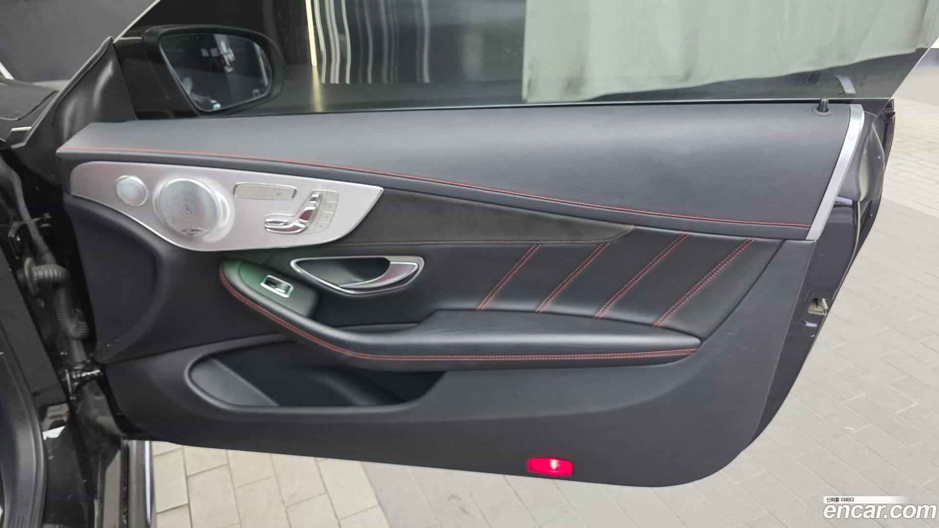 C-Class Mercedes-Benz 2018.2-INNER-035