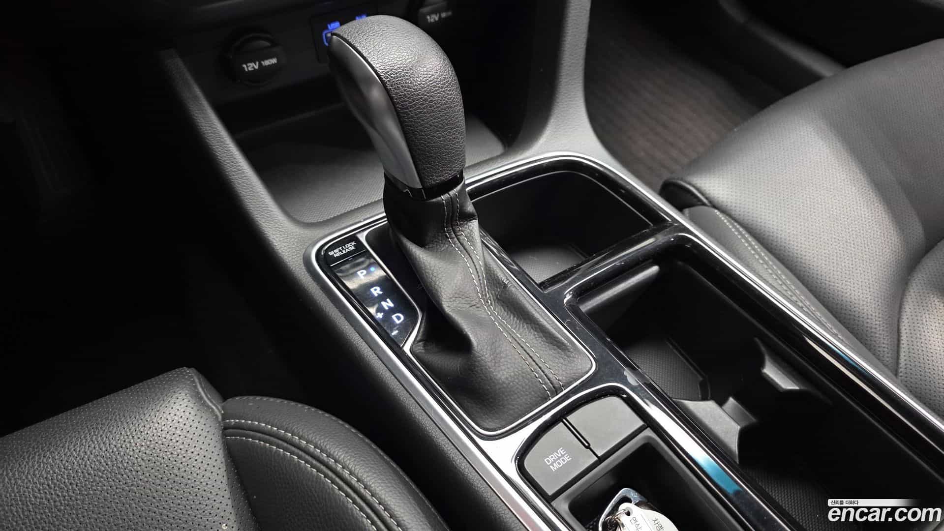 Sonata Hyundai 2018.1-INNER-009