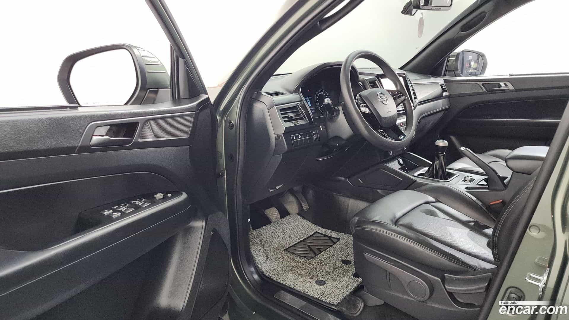 Rexton KG Mobility 2023.2-INNER-010