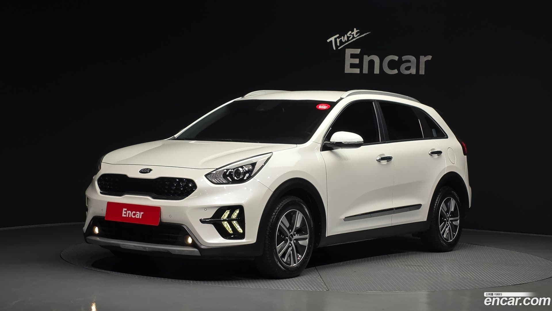 Main__Slider__Photo:Niro Kia 2019.5-0