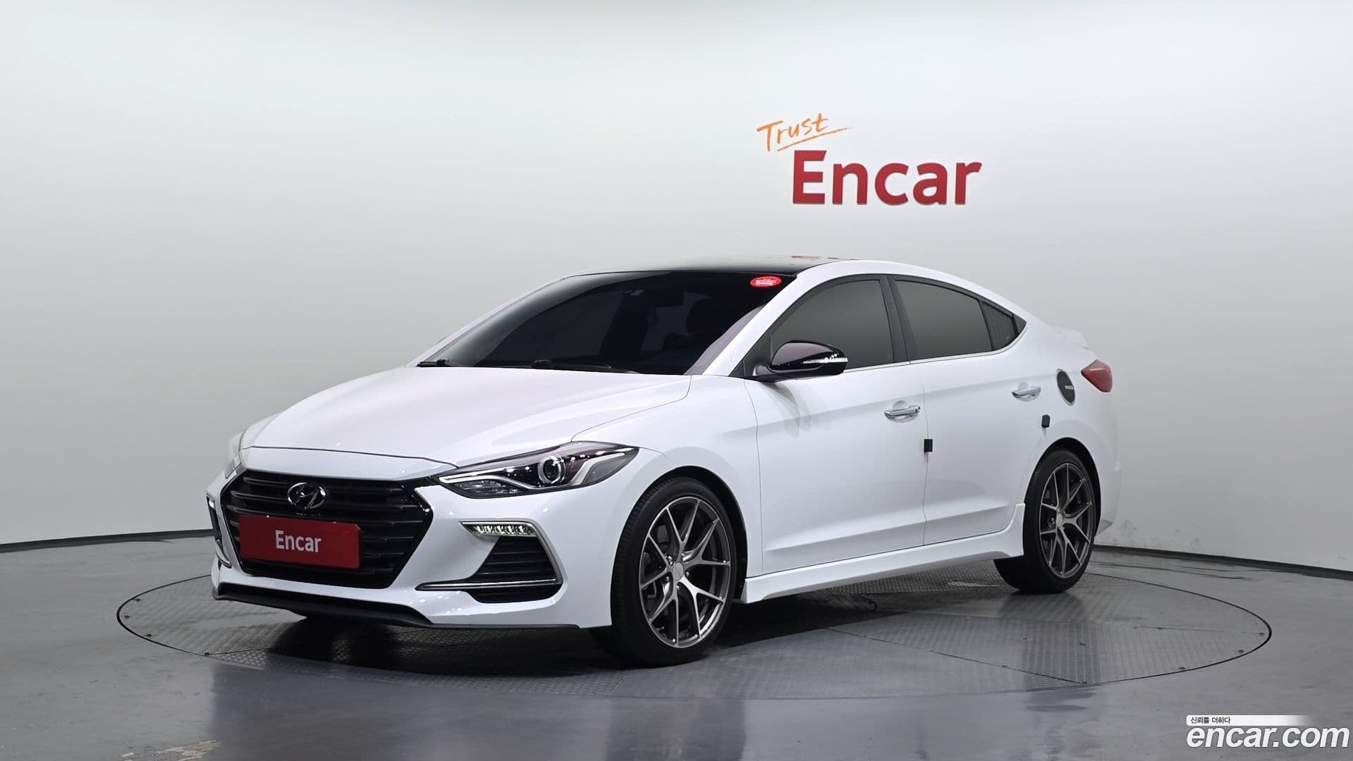 Main__Slider__Photo:AVANTE Hyundai 2016.11-0