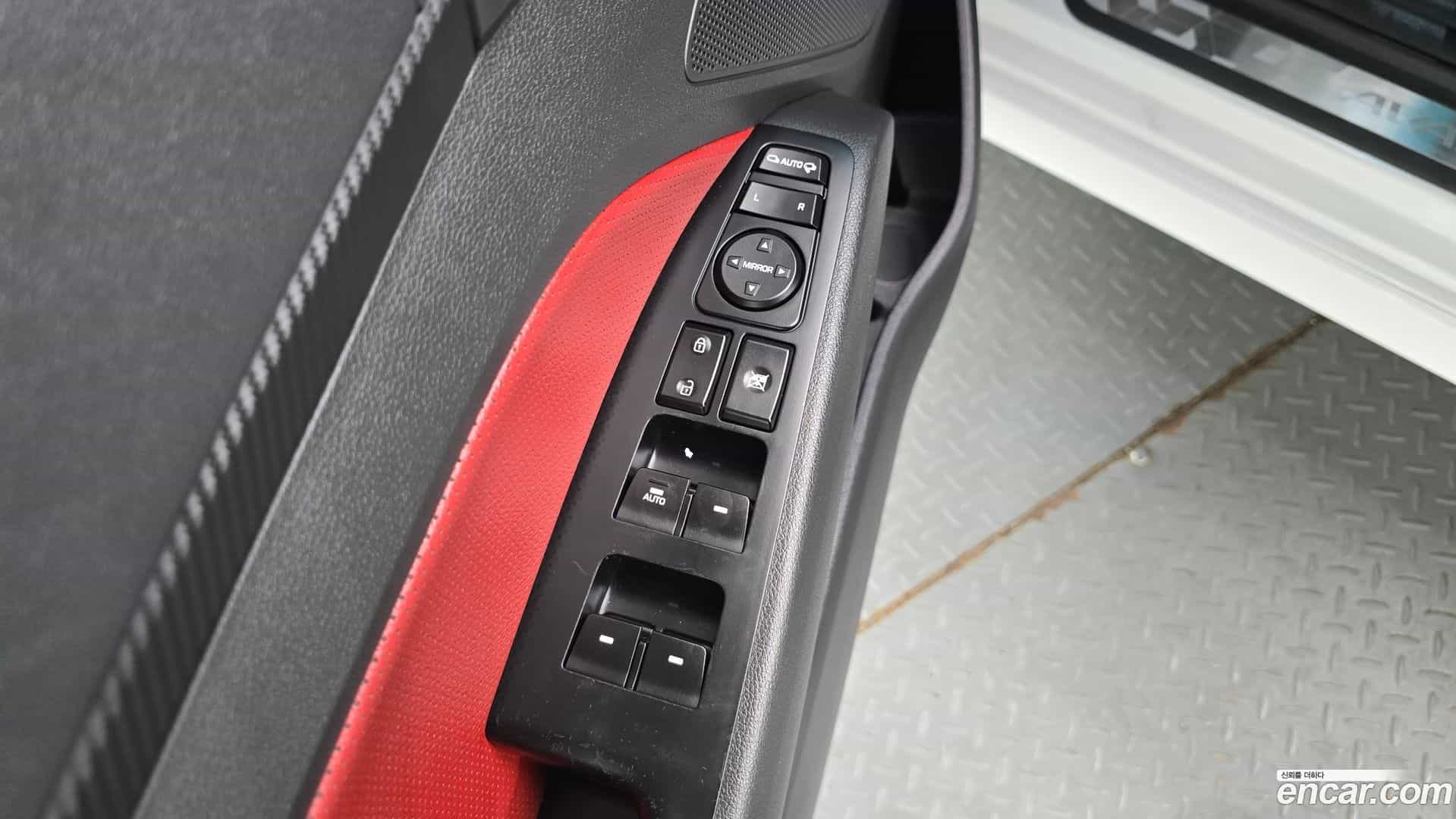 AVANTE Hyundai 2016.11-OPTION-022
