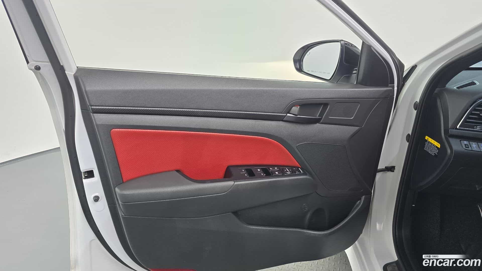 AVANTE Hyundai 2016.11-INNER-034