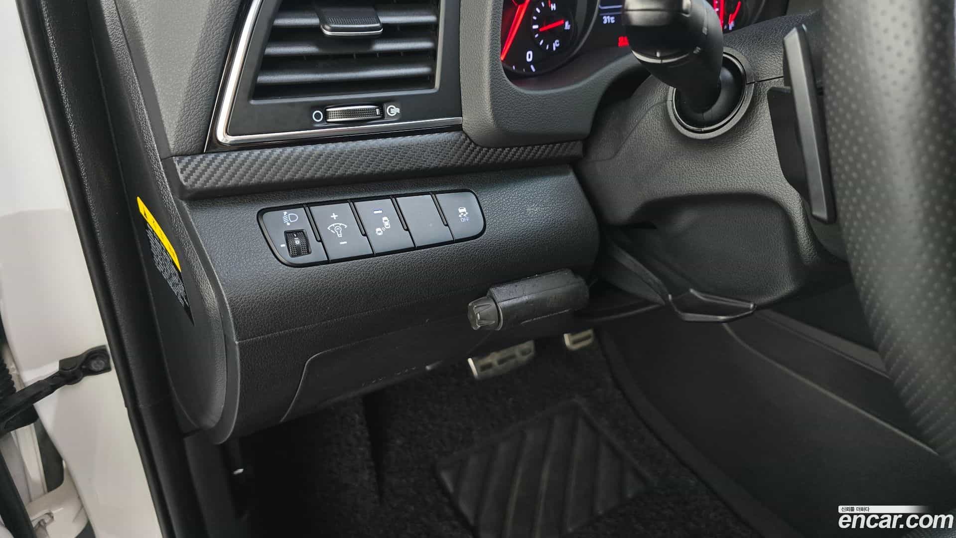 AVANTE Hyundai 2016.11-OPTION-041