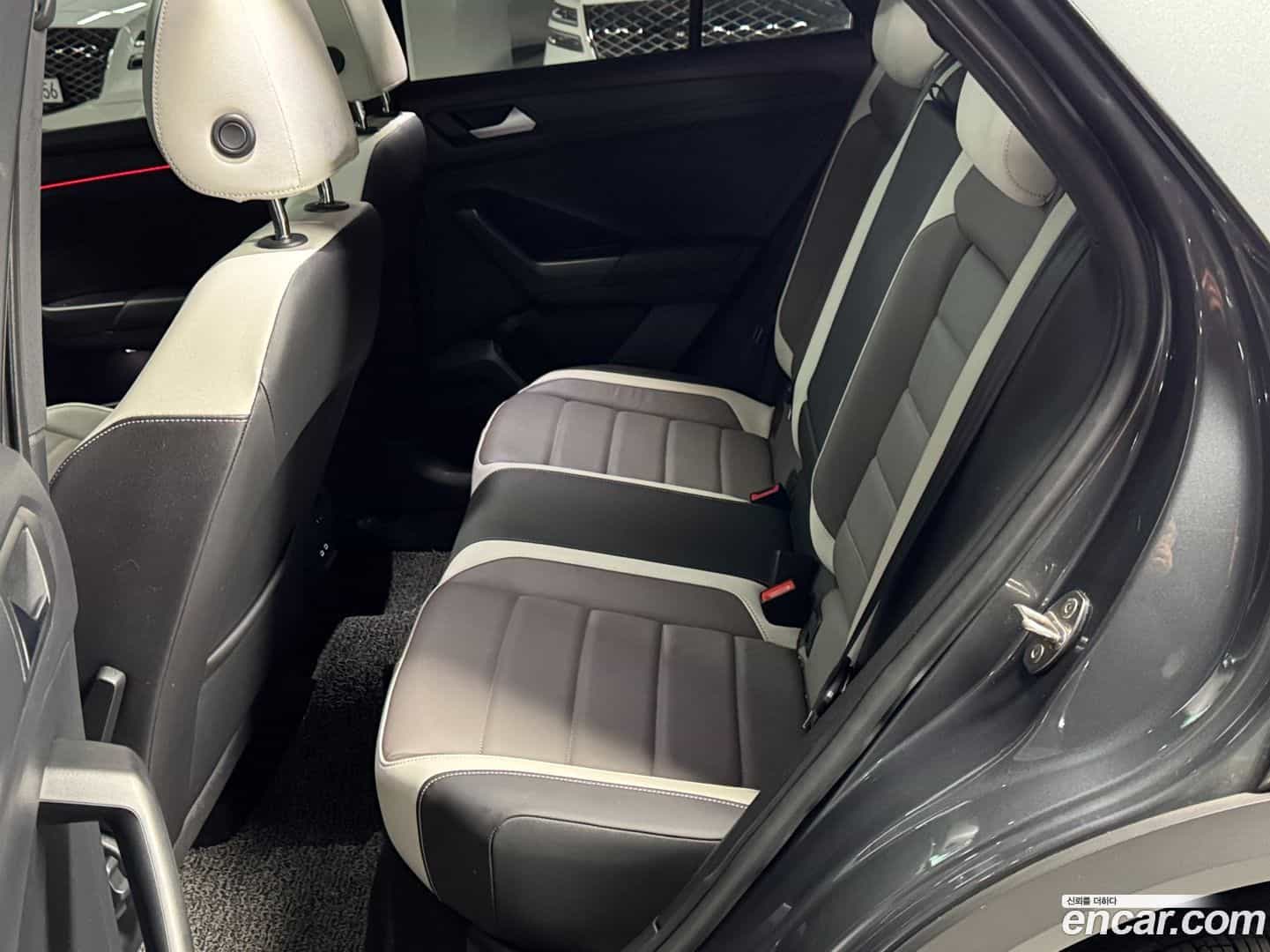 T-Roc Volkswagen 2022.3-OPTION-016