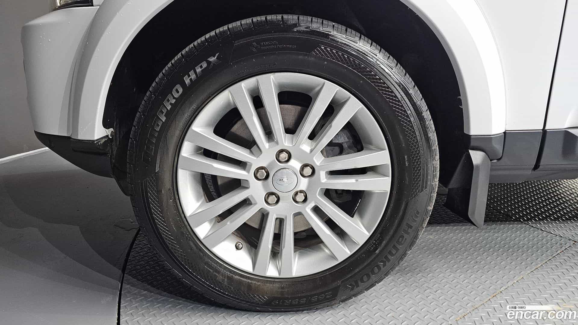 Discovery Land Rover 2016.11-OUTER-005