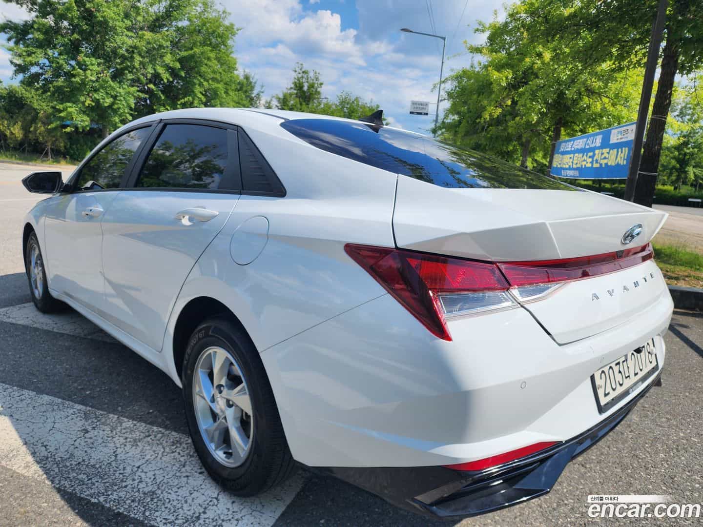AVANTE Hyundai 2022.0-OPTION-016