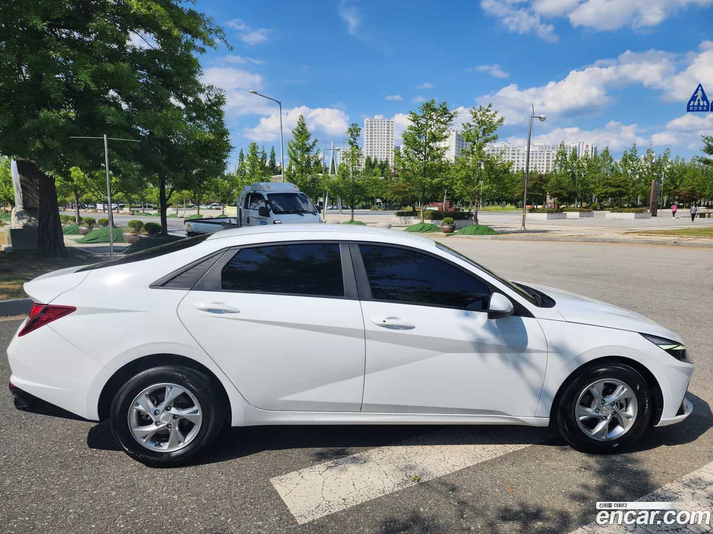 AVANTE Hyundai 2022.0-OPTION-017