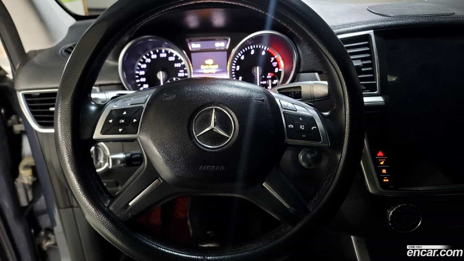 GL-Class Mercedes-Benz 2013.11-OPTION-023