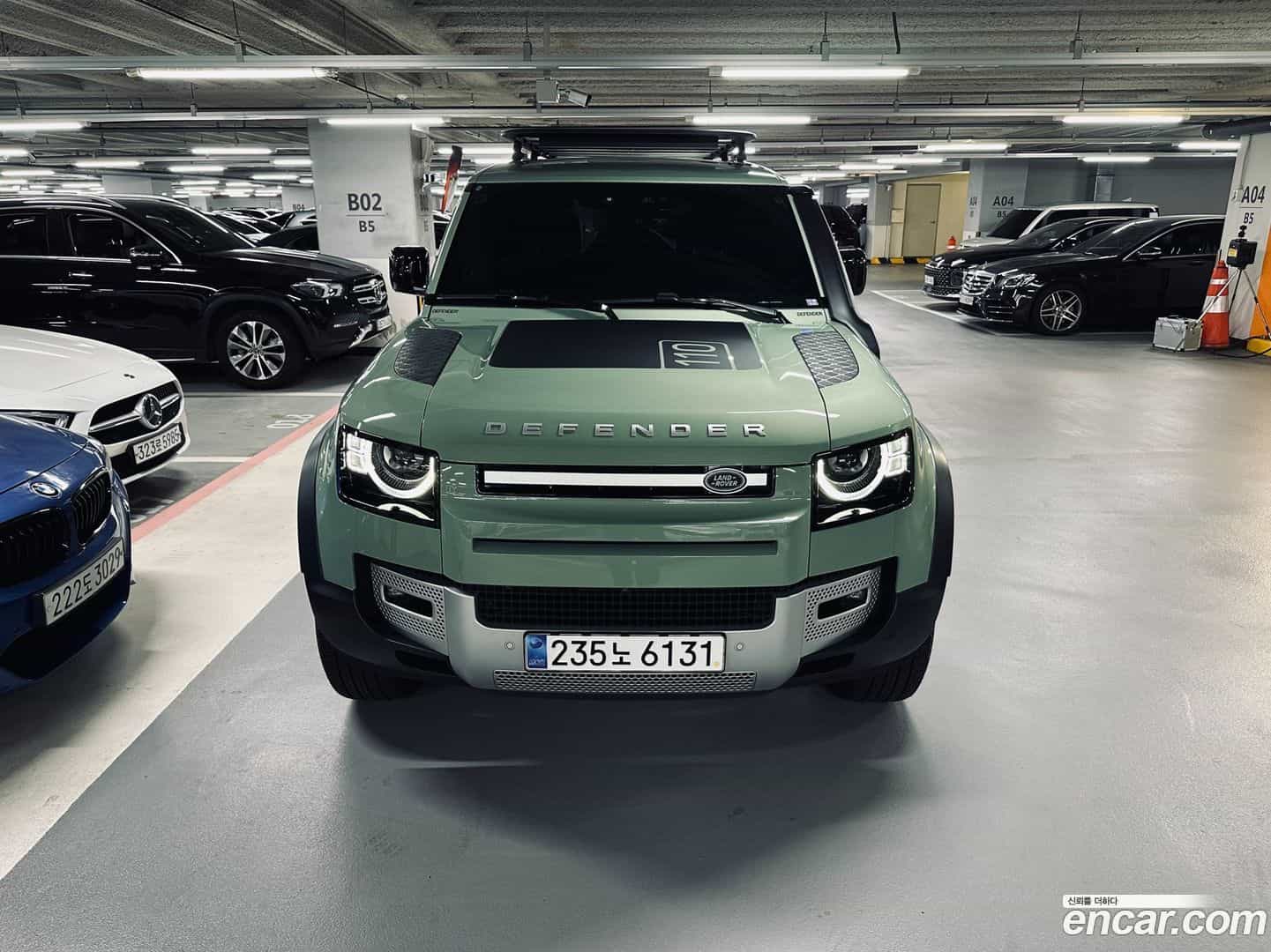 Defender Land Rover 2023.10-OUTER-002