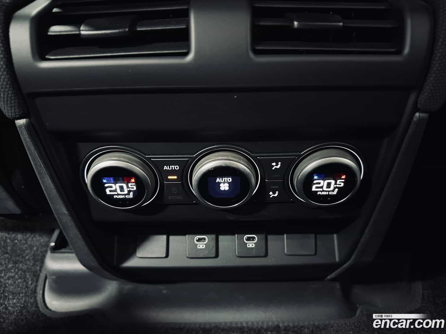 Defender Land Rover 2023.10-OPTION-022