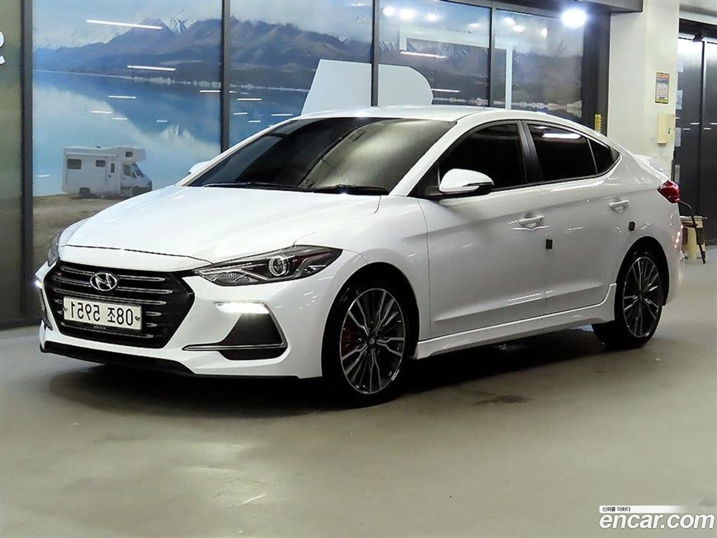 Main__Slider__Photo:AVANTE Hyundai 2018.1-0