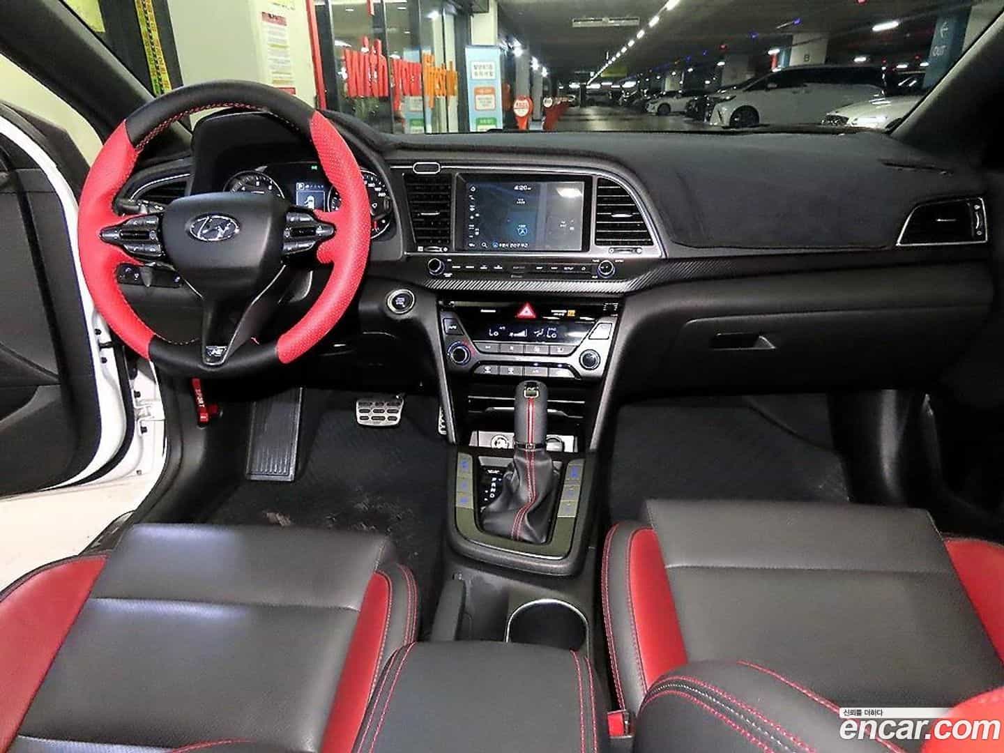 AVANTE Hyundai 2018.1-INNER-007