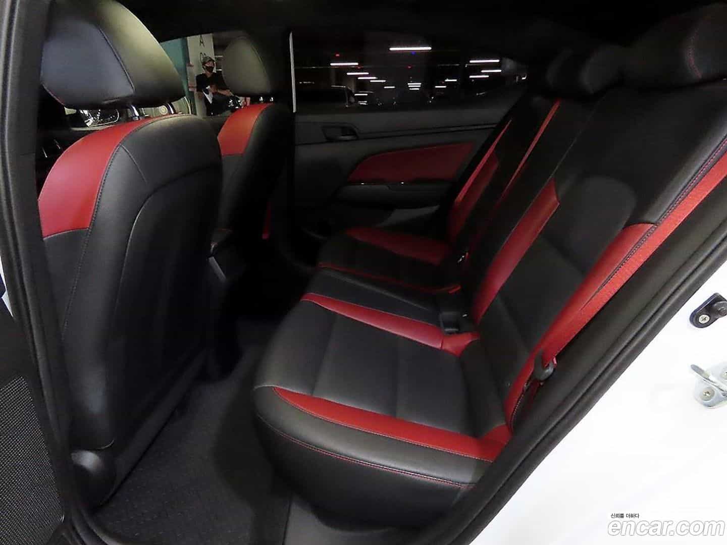 AVANTE Hyundai 2018.1-INNER-010