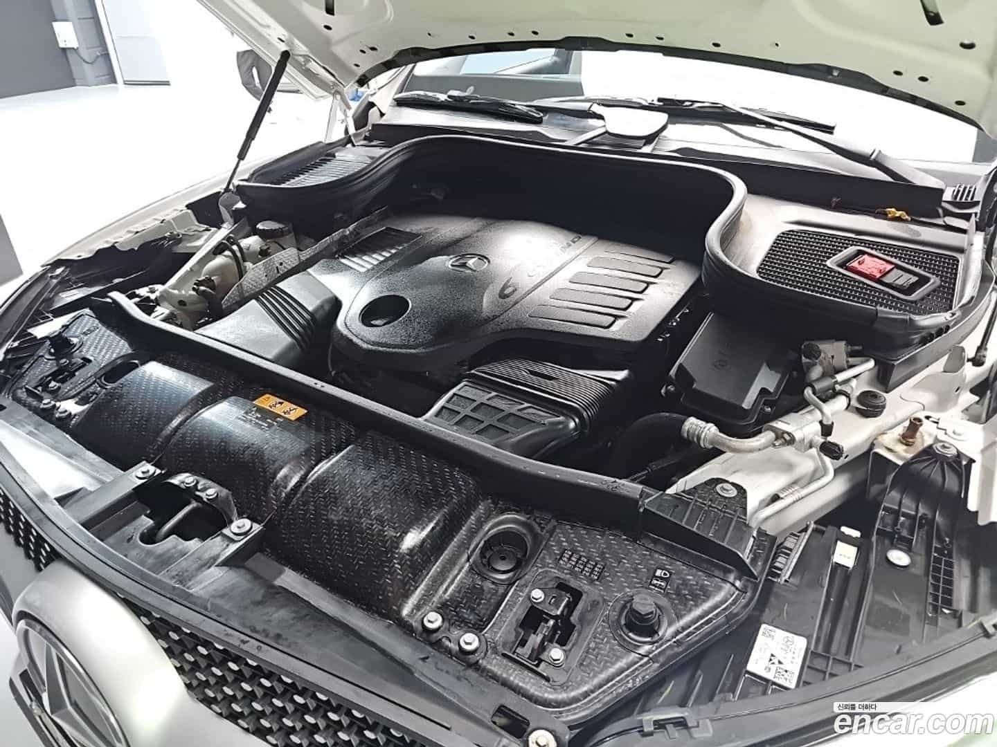 GLE-Class Mercedes-Benz 2019.10-OUTER-005
