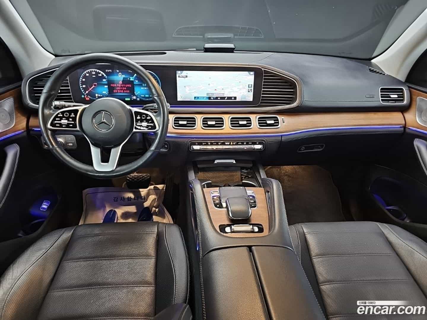 GLE-Class Mercedes-Benz 2019.10-INNER-007