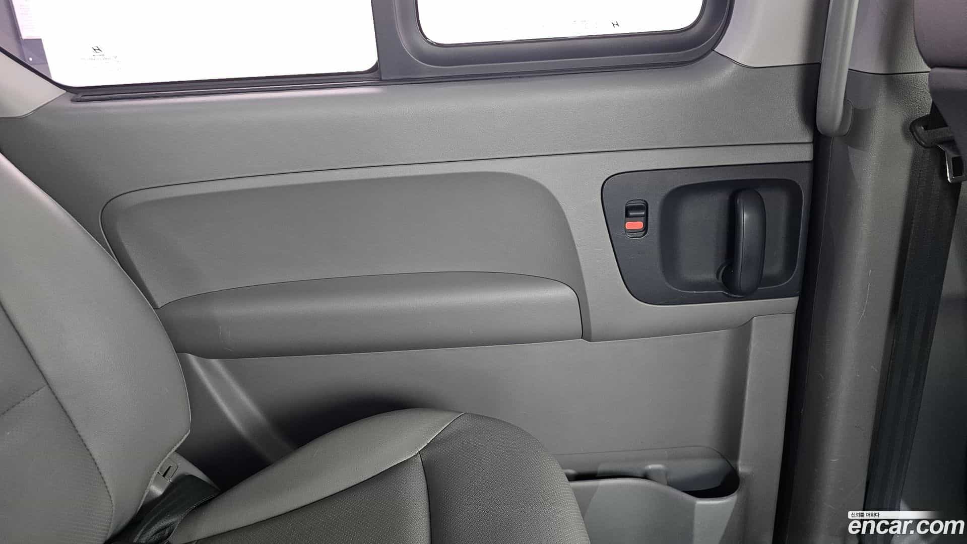 Starex Hyundai 2015.2-INNER-035