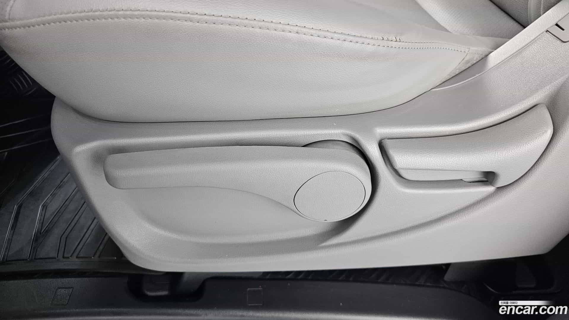 Starex Hyundai 2015.2-OPTION-044