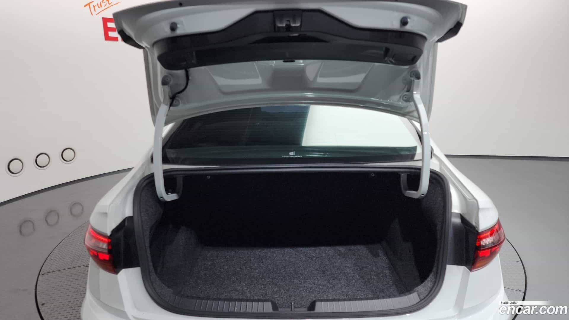 Jetta Volkswagen 2021.11-OPTION-023