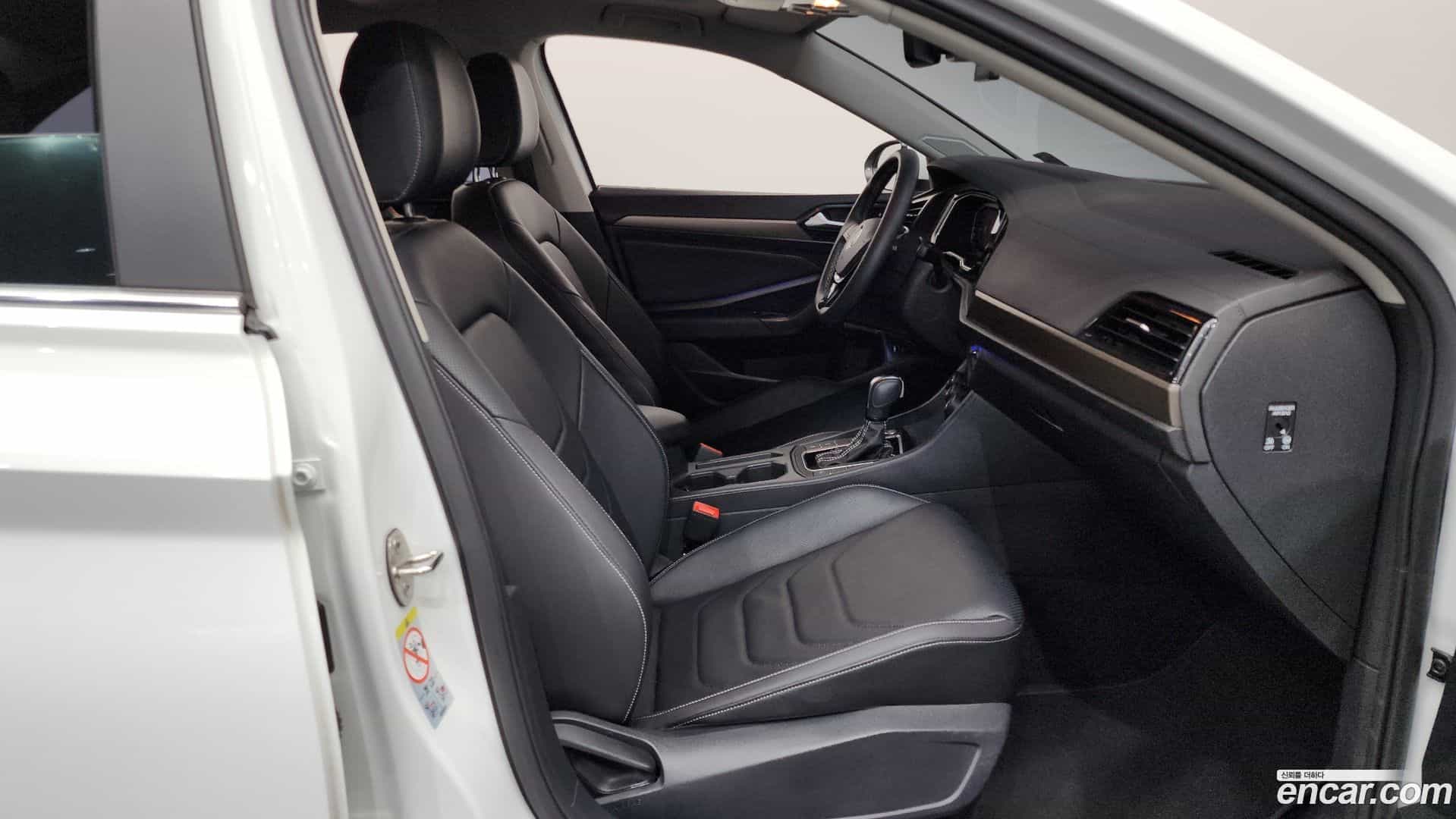 Jetta Volkswagen 2021.11-INNER-036