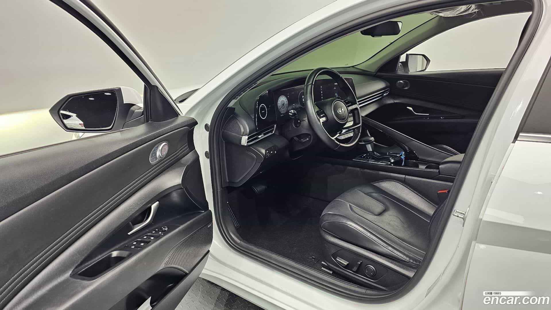 AVANTE Hyundai 2022.0-INNER-010