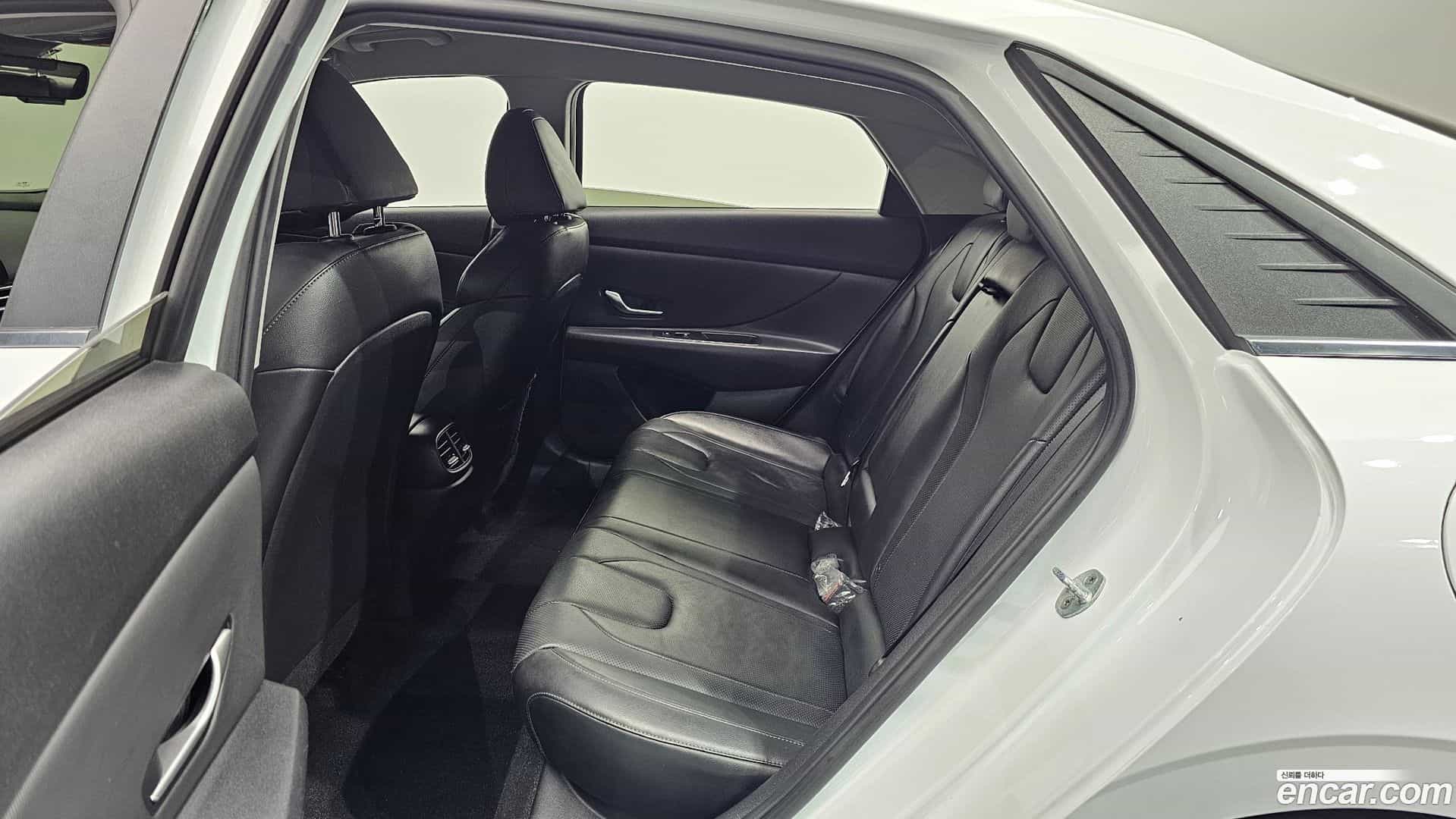 AVANTE Hyundai 2022.0-OPTION-015