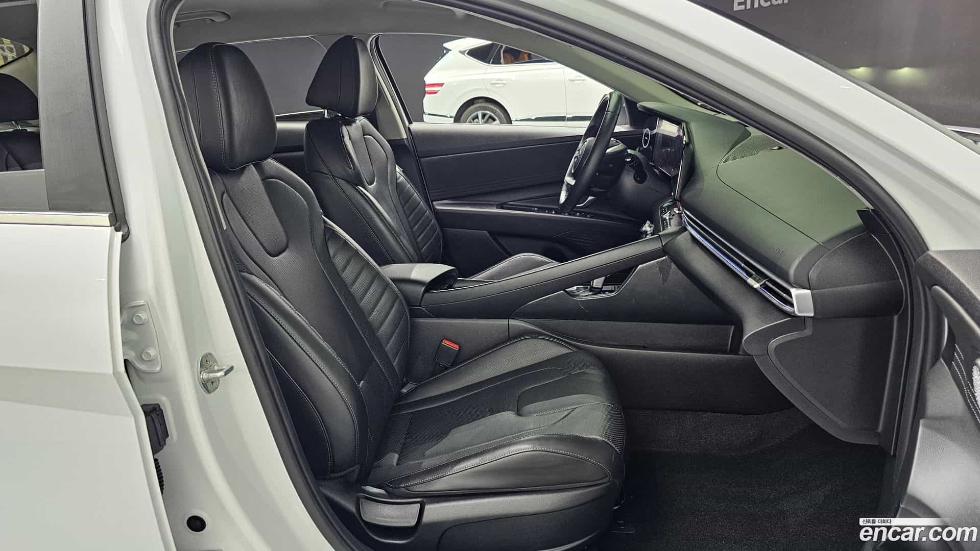 AVANTE Hyundai 2022.0-OPTION-016