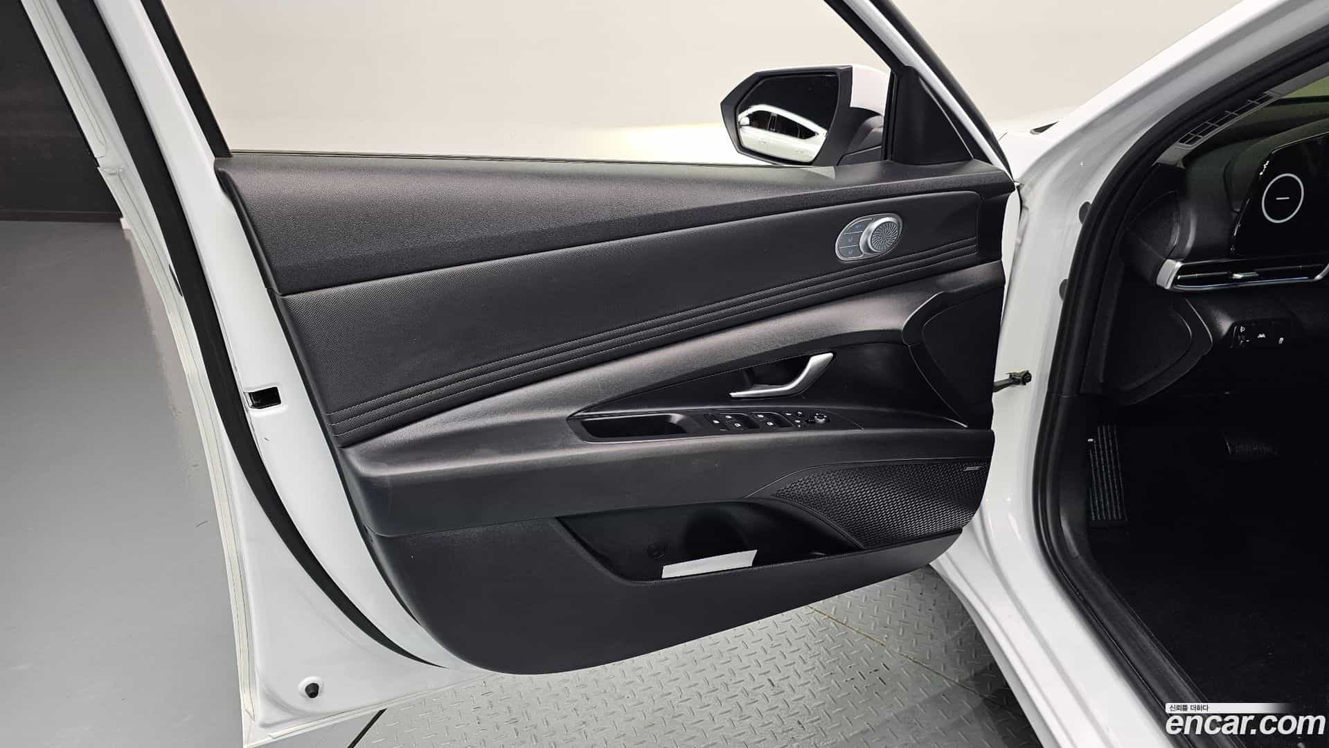 AVANTE Hyundai 2022.0-INNER-034