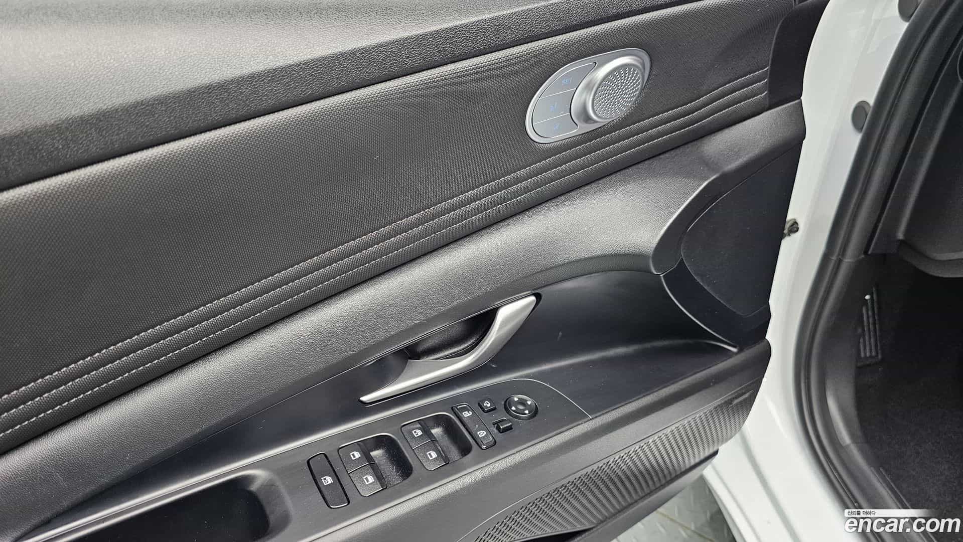 AVANTE Hyundai 2022.0-OPTION-041